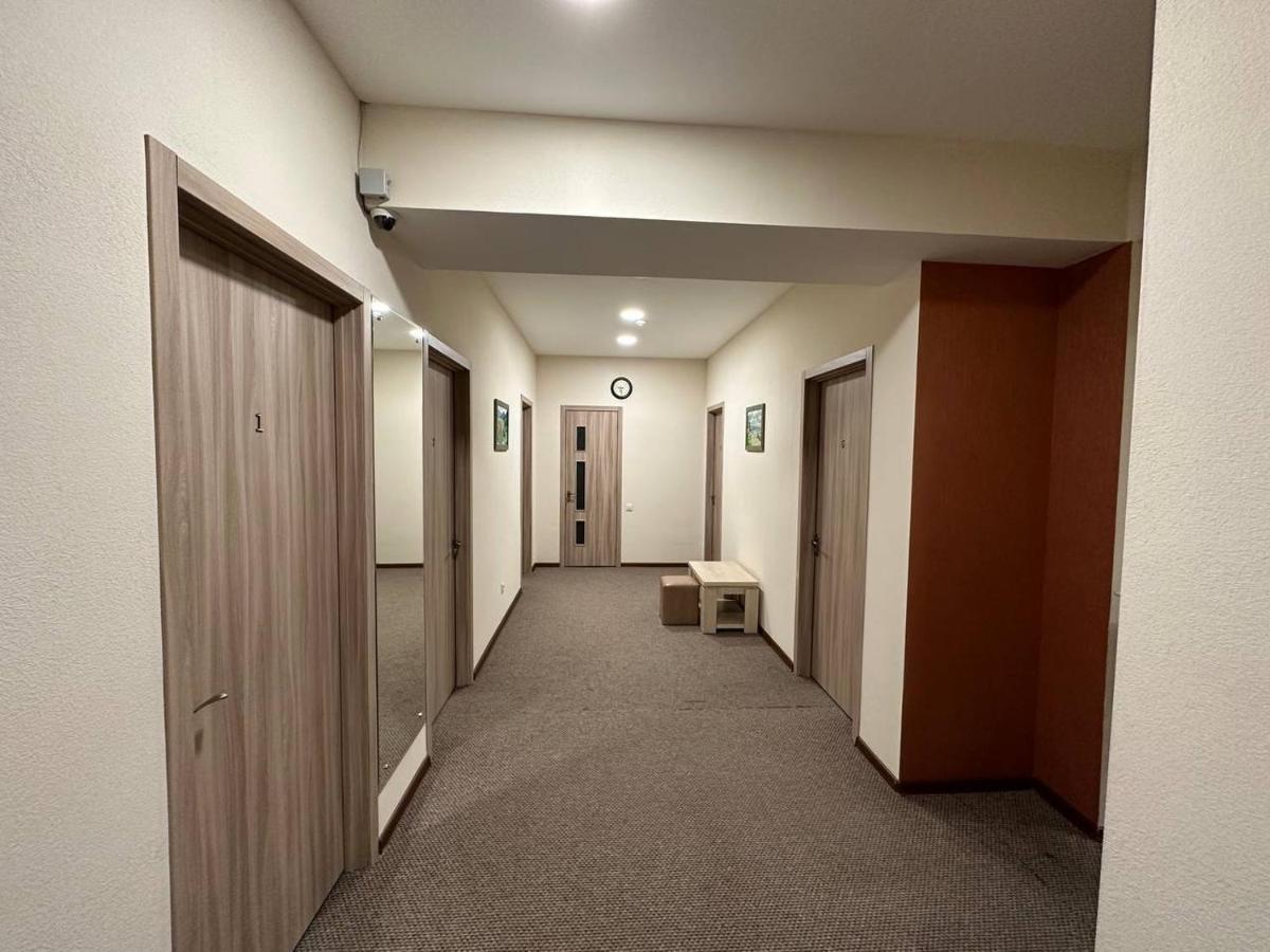 5 Rooms Near 300 Aragveli Metro Station ティビリシ エクステリア 写真