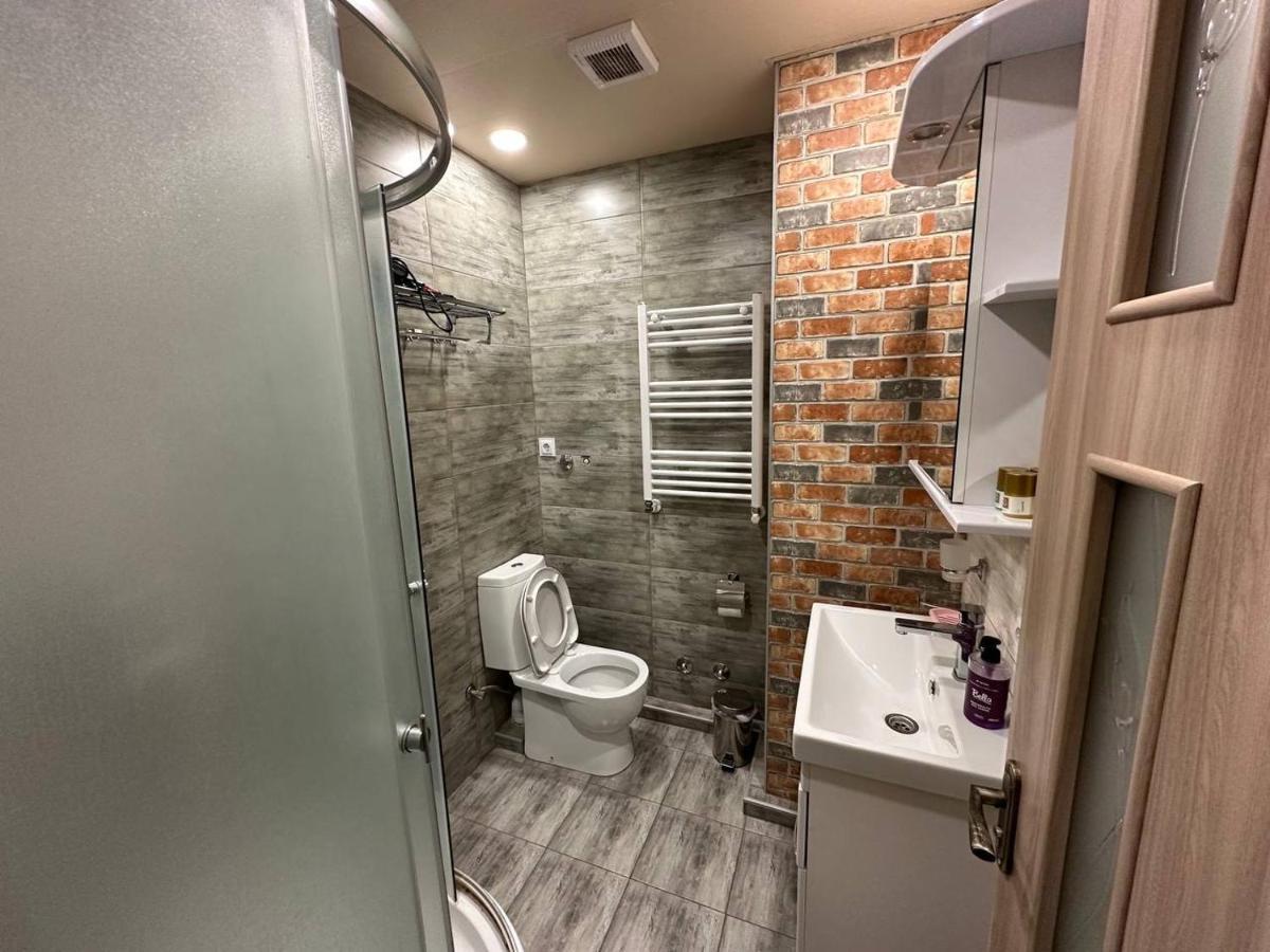 5 Rooms Near 300 Aragveli Metro Station ティビリシ エクステリア 写真