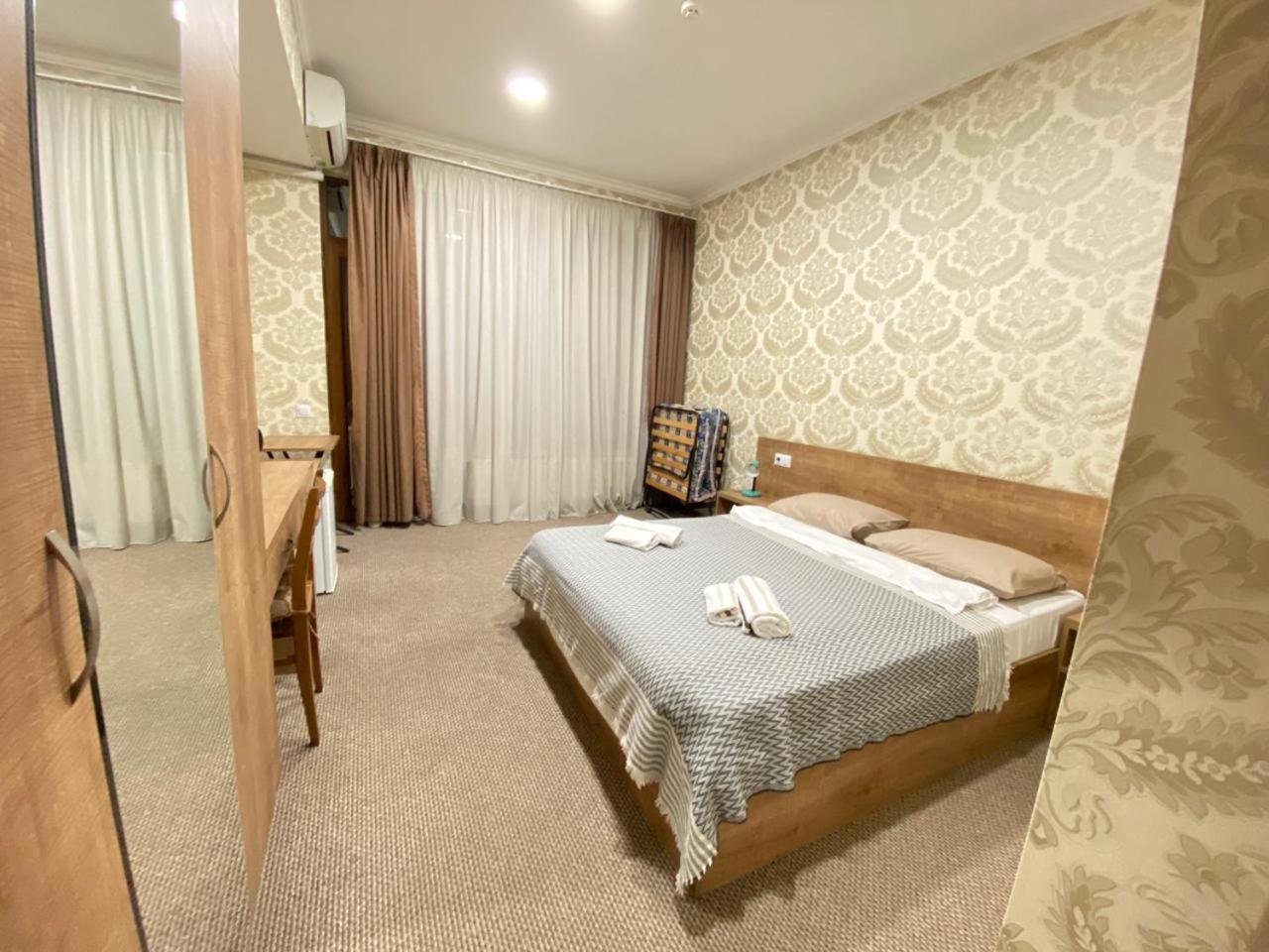 5 Rooms Near 300 Aragveli Metro Station ティビリシ 部屋 写真