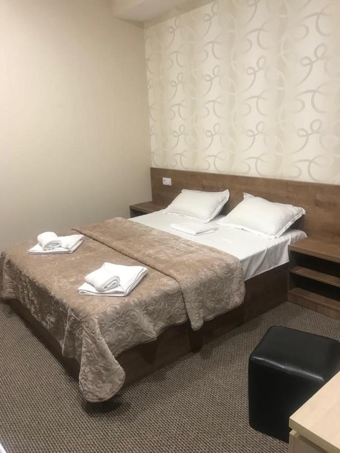5 Rooms Near 300 Aragveli Metro Station ティビリシ エクステリア 写真